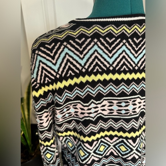H&M Divided Aztec print cropped sweater black pink yellow blue med - Picture 7 of 10